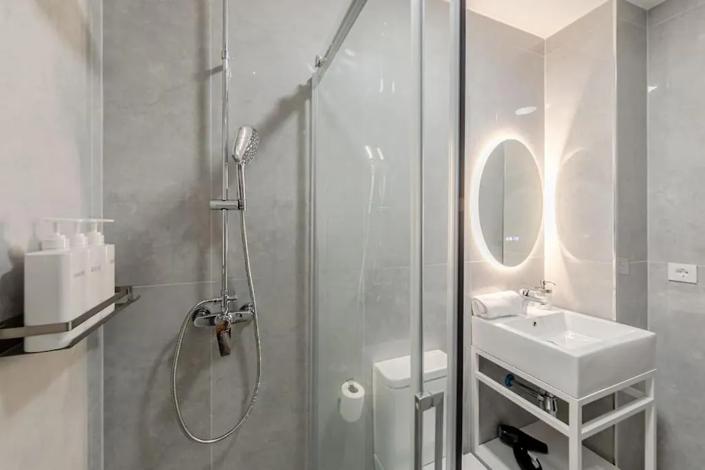 Isg Apartments Puerta Jerez Sevilla 01 Espanha